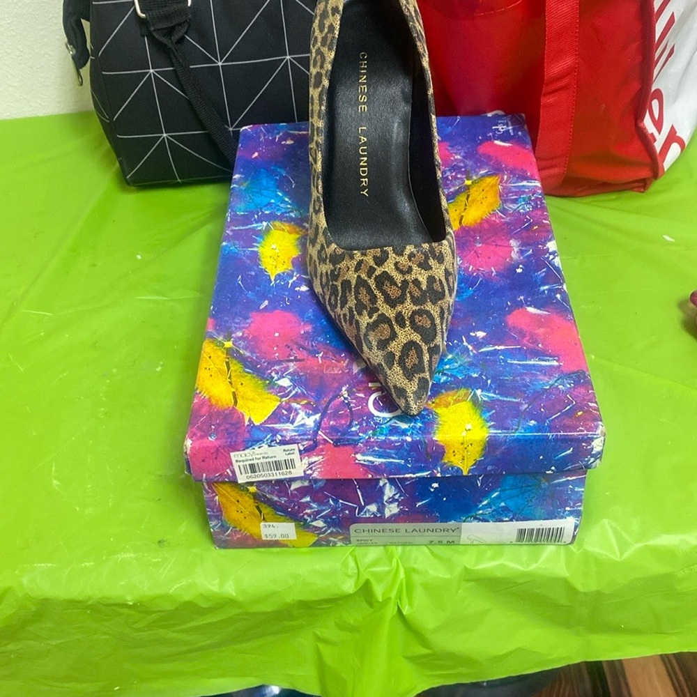 Chinese Laundry Brown Leopard Print Heels